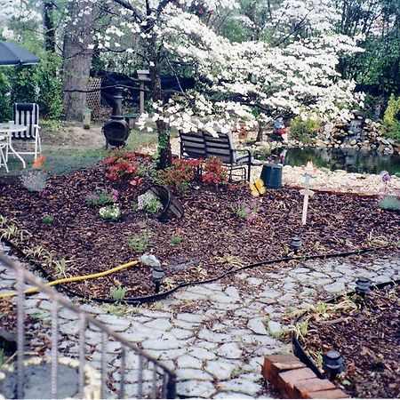 The Twin Magnolias Bed & Breakfast Роаноук Рапидс Екстериор снимка